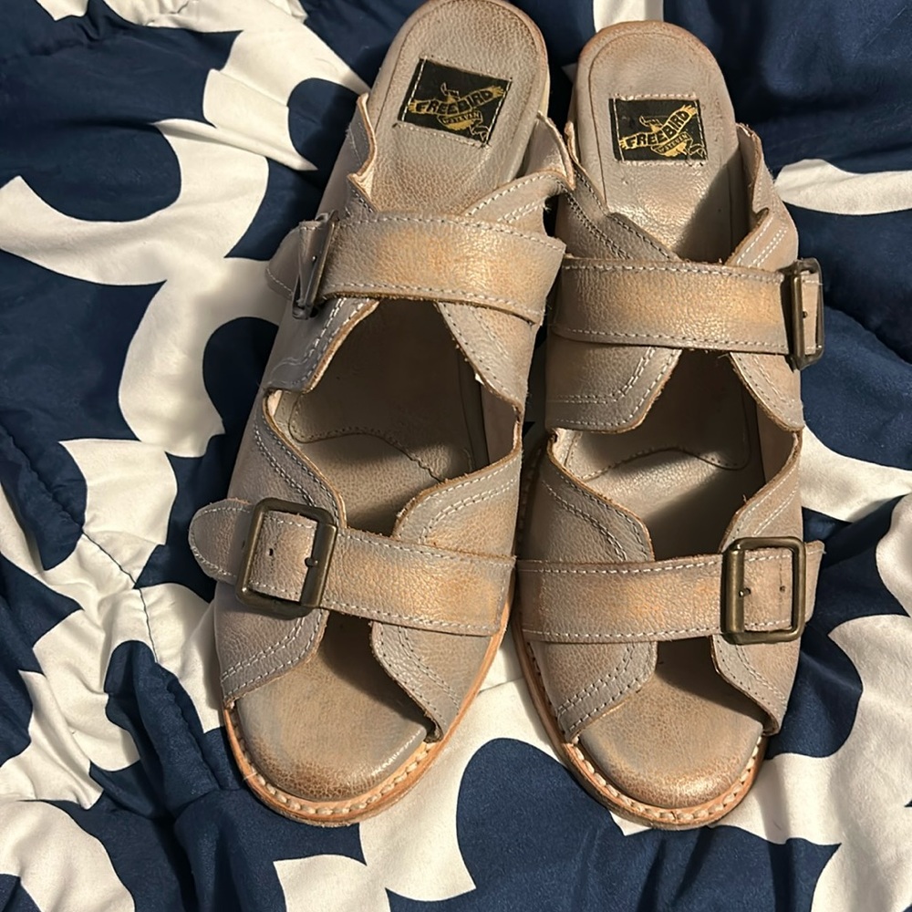 Freebird Caprice Leather heeled slides in gray/ blue color